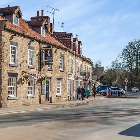 Beverley House - Uk43519 * Thornton Dale